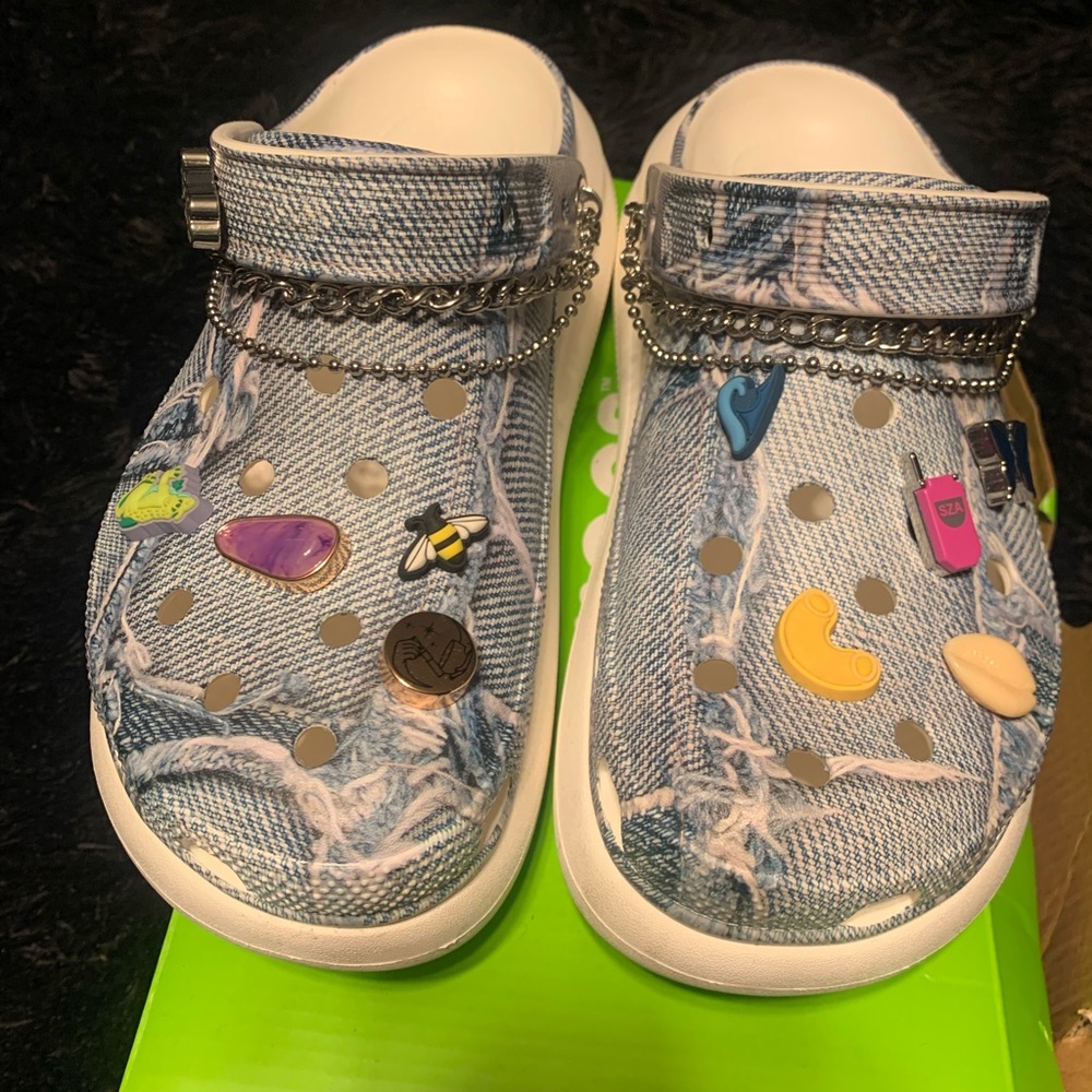 Like New SZA CROCS! It’s a steal for the price and you can’t beat it. Worn once!